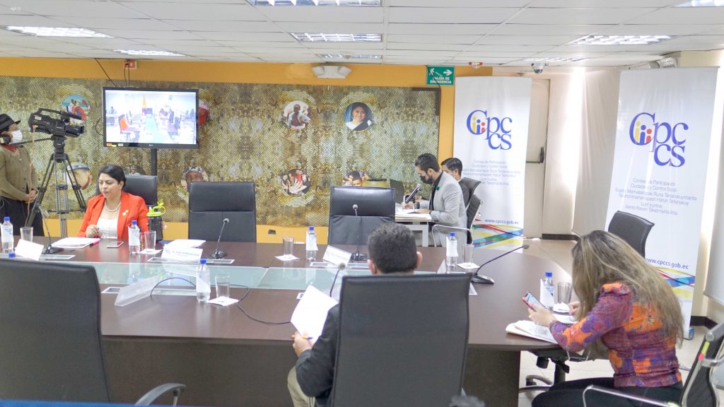 Doce deberes y atribuciones tiene el CPCCS