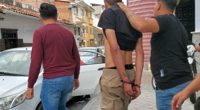 La Policía Nacional investiga tres delitos similares, donde supuestos compradores sometieron a los propietarios de automotores y procedieron al robo.
