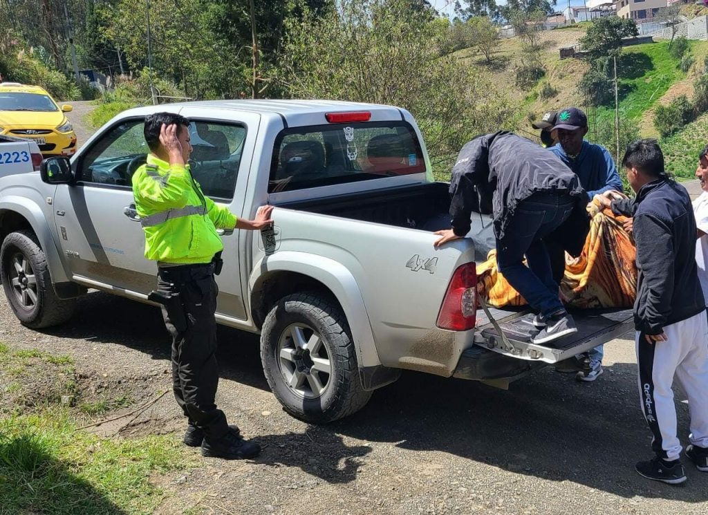 Persona fallecida fue transportada en el balde de un vehiculo