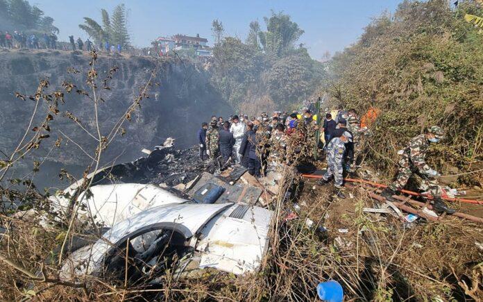 Al menos 25 cadáveres tras el accidente aéreo con 70 pasajeros en Nepal