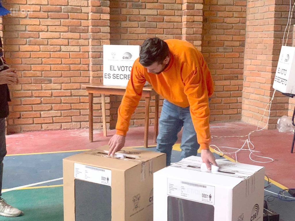 Votaron 35 detenidos en la cárcel de Turi