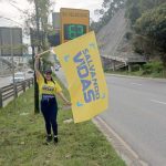 Ayer, personal del consorcio Movil Technology efectuó labores de socialización en ciertos puntos, y por distintas horas, en las vías con los nuevos dispositivos. Cortesía.