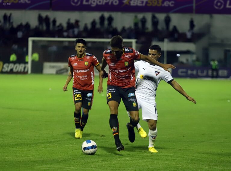 Deportivo Cuenca gana 2-0 a Liga de Quito en la apertura de la LigaPro