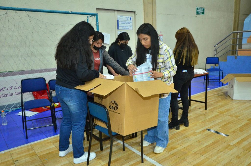 Cierre de Juntas Receptoras del Voto. Foto AWM