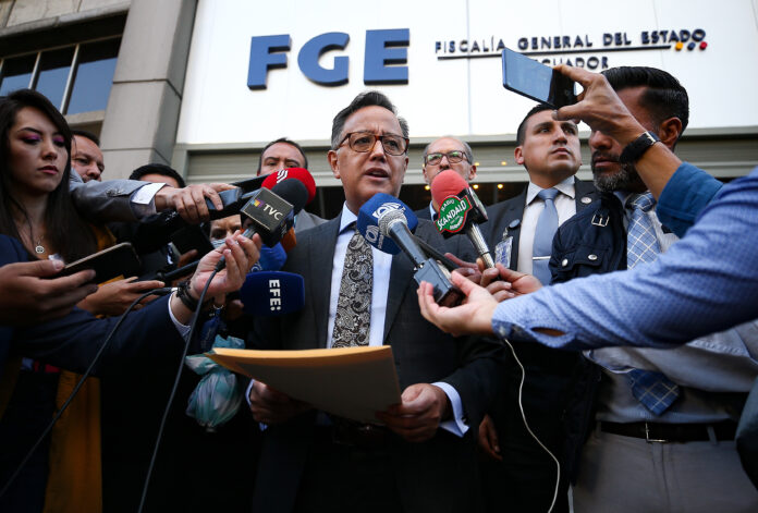 Ejecutivo pide que Fiscalía investigue a supuestos