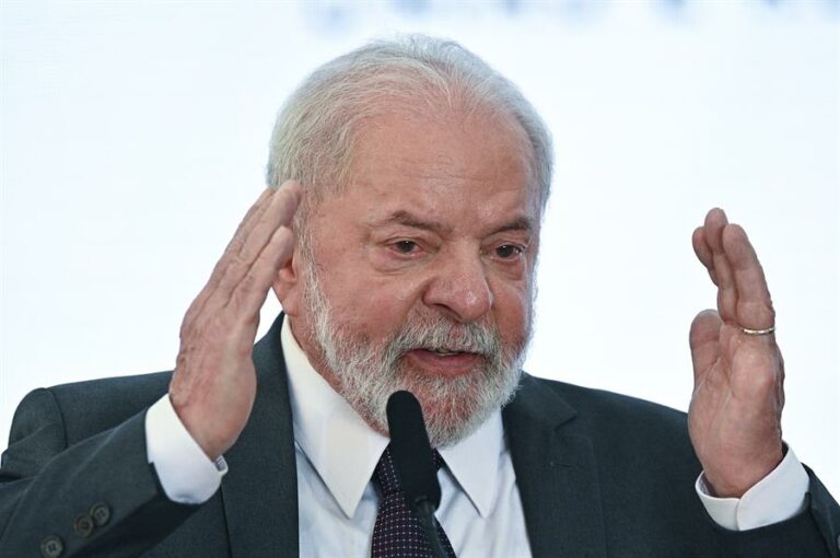 Lula relanza programa que ofrece atención médica a 96 millones de brasileños