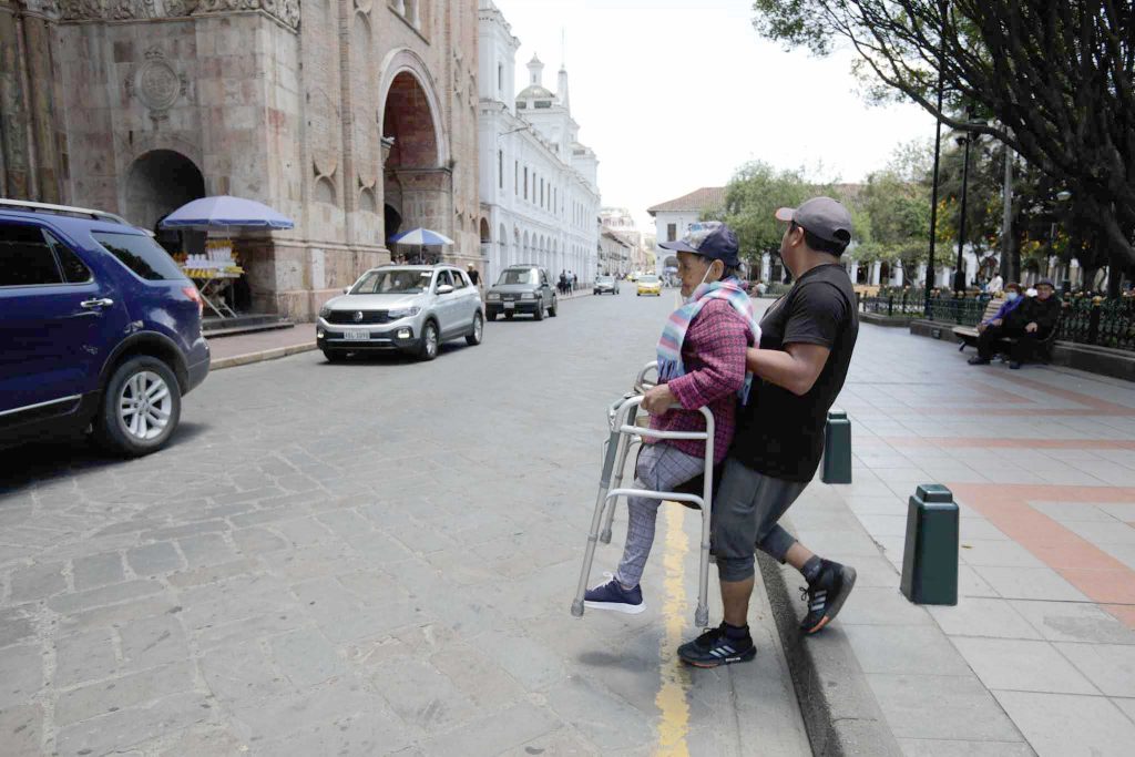 Calles de Cuenca inaccesibles para personas con discapacidad