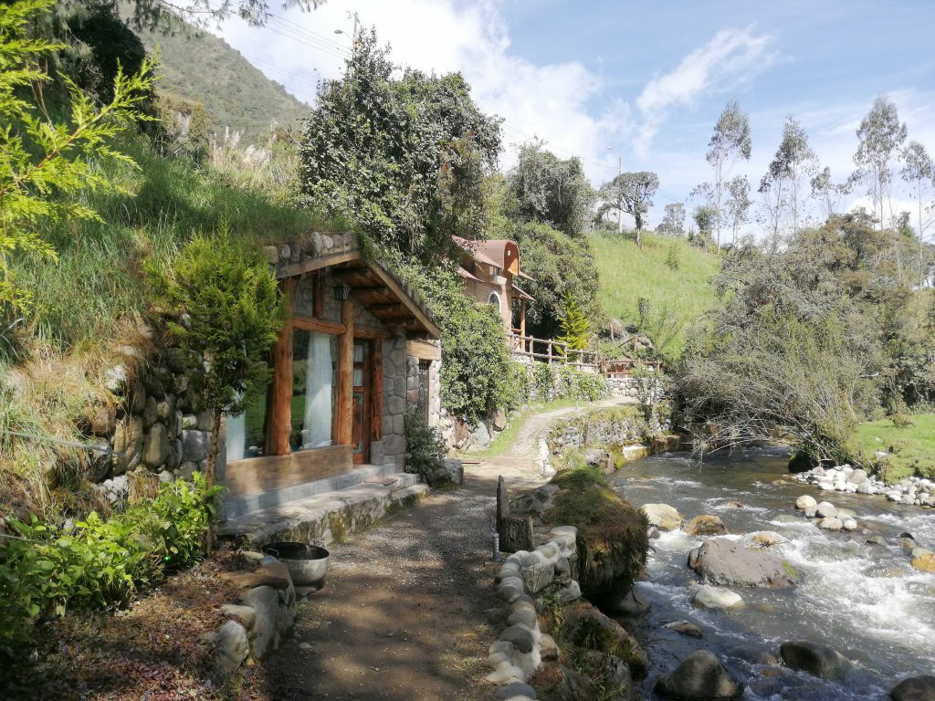 Los chalets o suites se fusionan entre la naturaleza y el río Matadero. /XCA