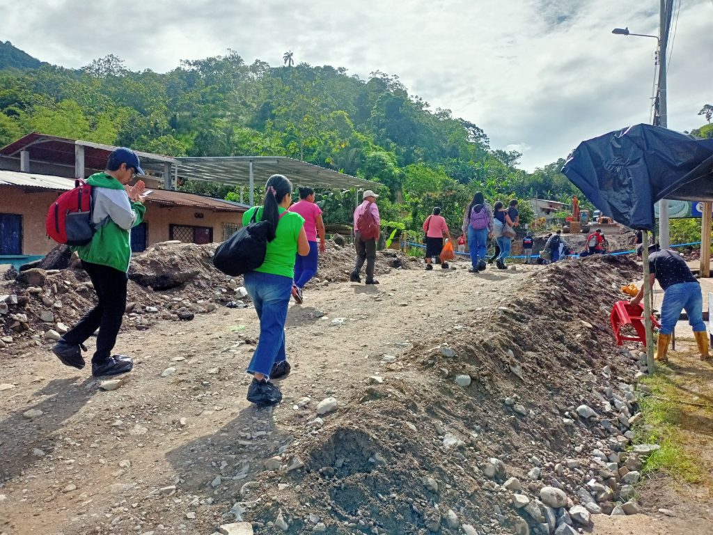 Vias a El Oro cerradas