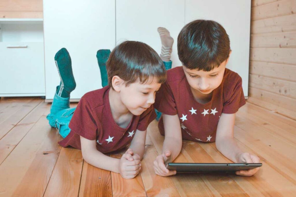 Tiempo de menores en internet