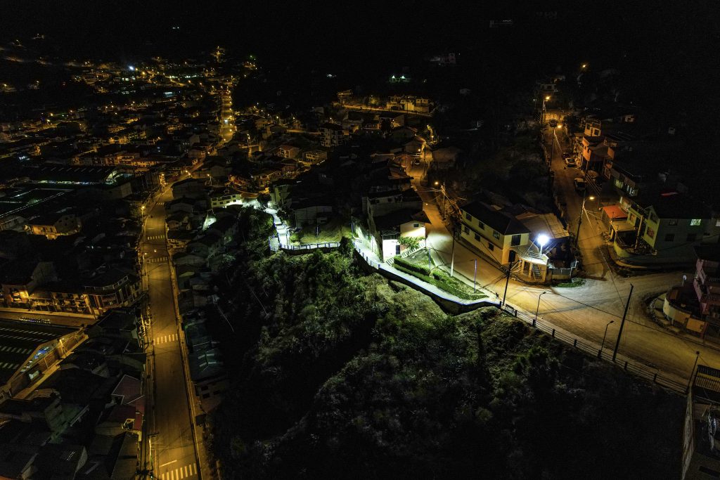 alumbrado solar en Paute