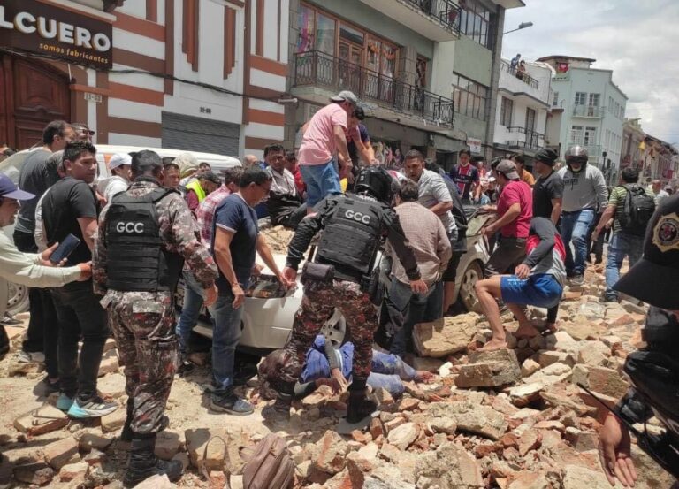 Sismo de magnitud 6.5 sacude varias provincias de Ecuador; hay una víctima mortal en Cuenca