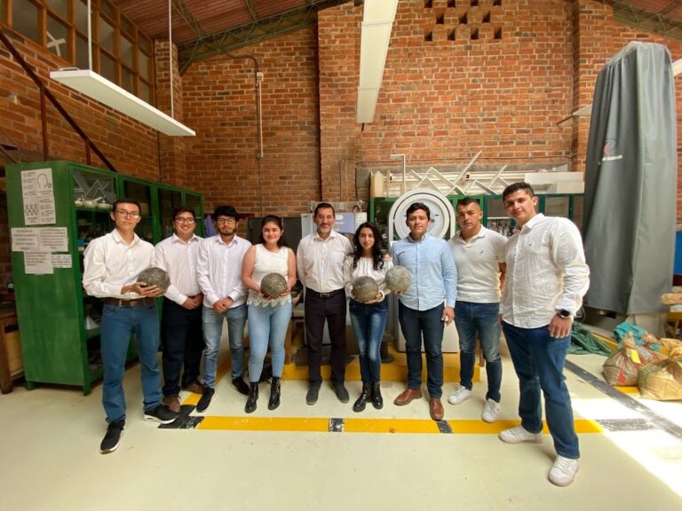 Estudiantes de la Universidad de Cuenca participarán en certamen de concreto en EE.UU