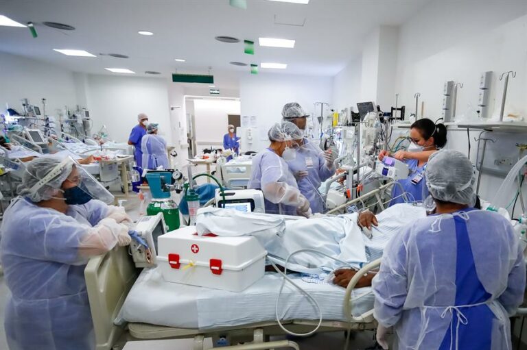Brasil supera las 700.000 muertes por covid-19 en tres años de pandemia