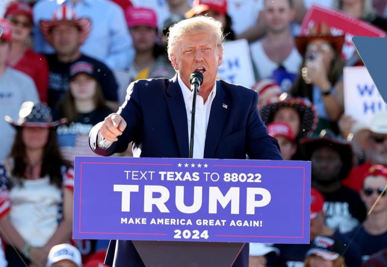 El gran jurado que decidirá la imputación a Trump se tomará pausa de un mes