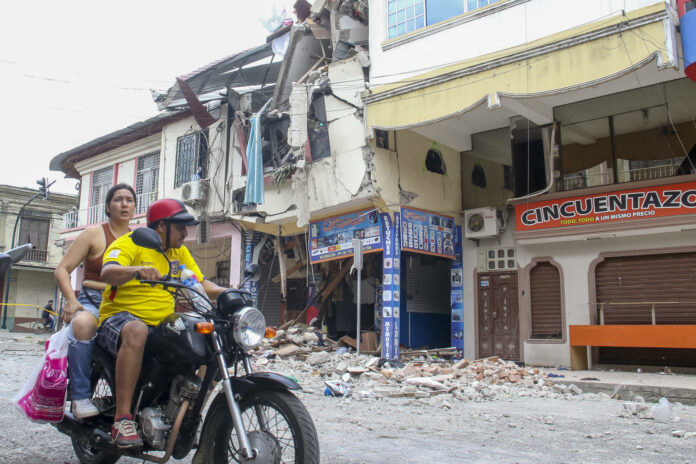 Asciende a 446 la cifra de heridos por sismo de 6,5 en Ecuador
