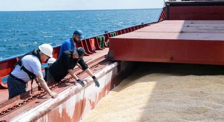 Rusia ofrece ampliar solo dos meses la exportación de cereal por el Mar Negro