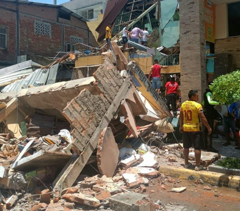 Actualización: Los muertos por el sismo en Ecuador sube a 14