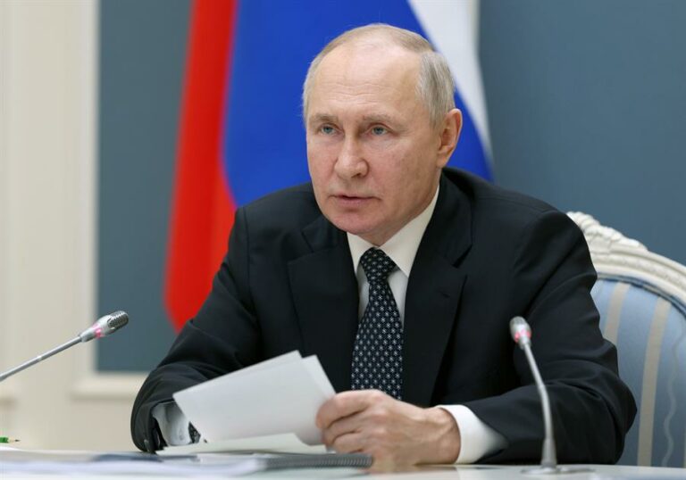 Putin asegura que incrementará la cooperación militar con Bielorrusia