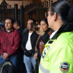 Agentes de EMOV EP piden pago de compensación