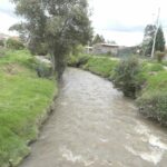 Las entidades de control piden a la ciudadanía evitar acercarse a las orillas de los ríos. /XCA