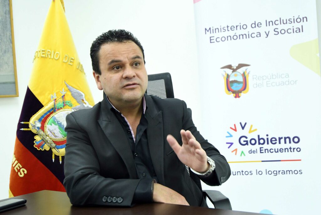 Con 100 votos afirmativos, el pleno de la Asamblea Nacional censuró al exministro de Inclusión Económica y Social, Esteban Bernal.