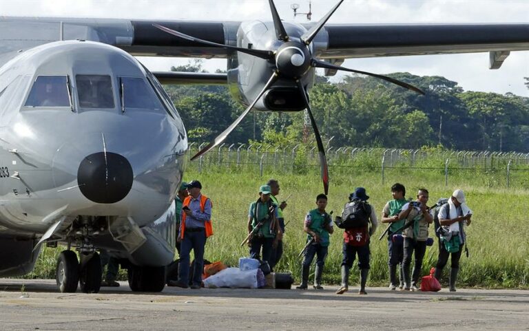 Hallan nuevos rastros de los cuatro niños desaparecidos tras accidente aéreo en Colombia