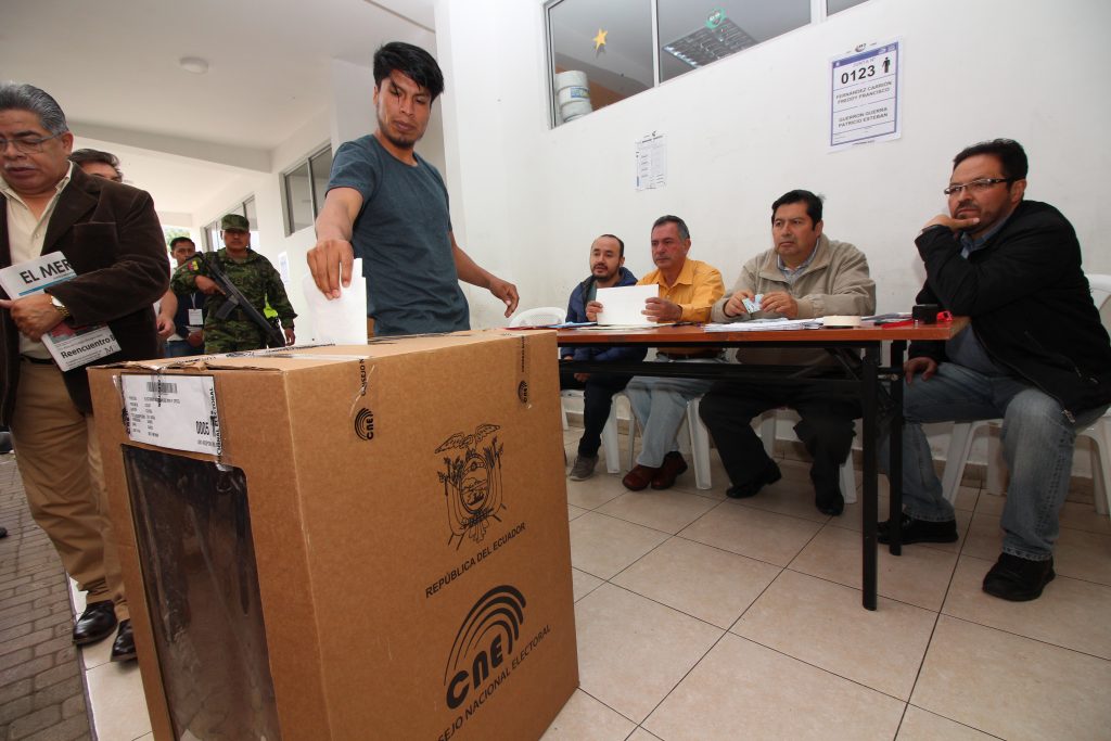 Miembros de mesa ya pueden cobrar sus 40 dólares