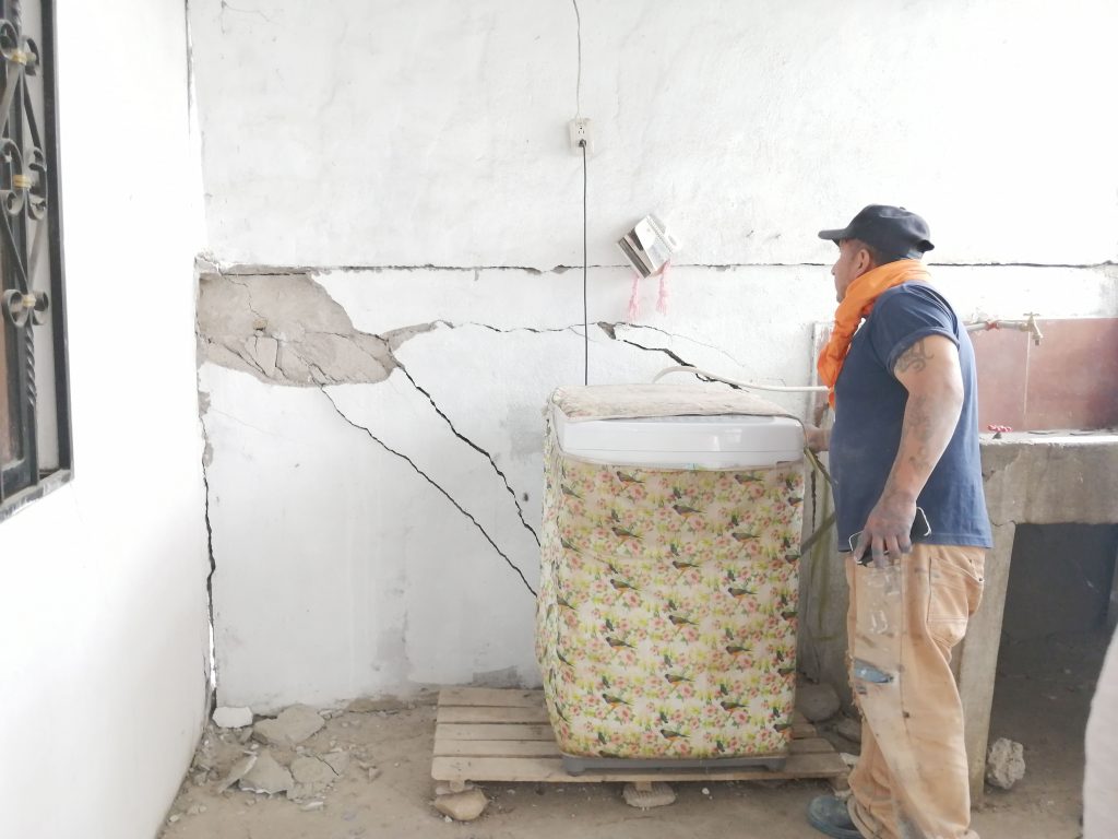 Hay viviendas en el barrio Central de Miraflores que presentan graves daños como cuarteaduras- /FCS