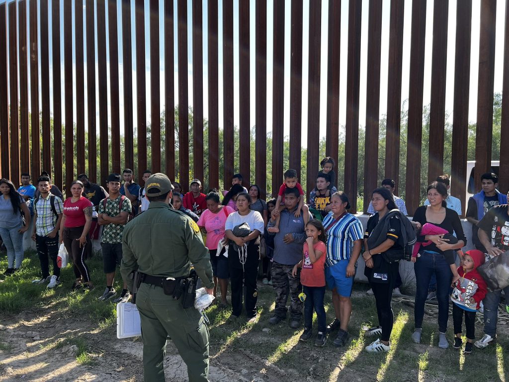 EE.UU advierte mano dura a la migración ilegal