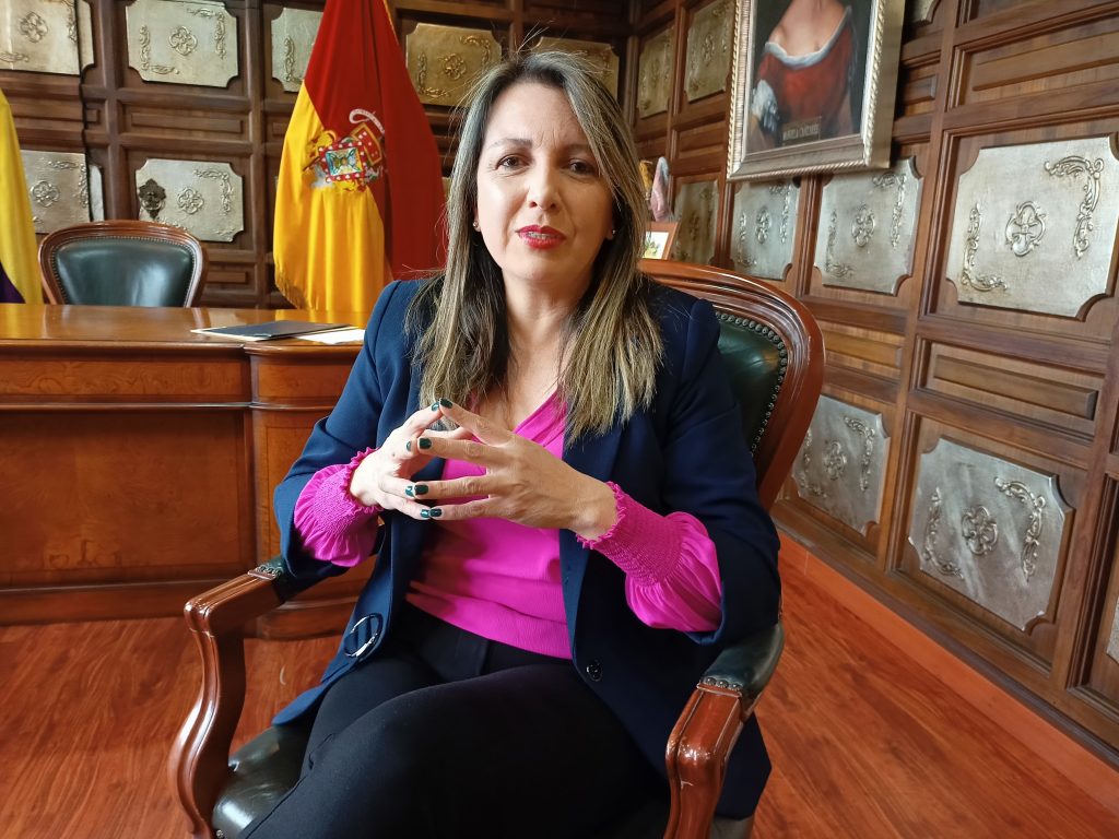 MARIA CONSUELO ORELLANA, GOBERNADORA AZUAY.