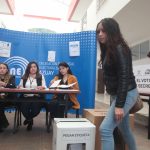 El simulacro en Azuay tuvo lugar la mañana de ayer en el recinto del la Unidad Educativa Manuela Garaicoa de Calderón. /XCA
