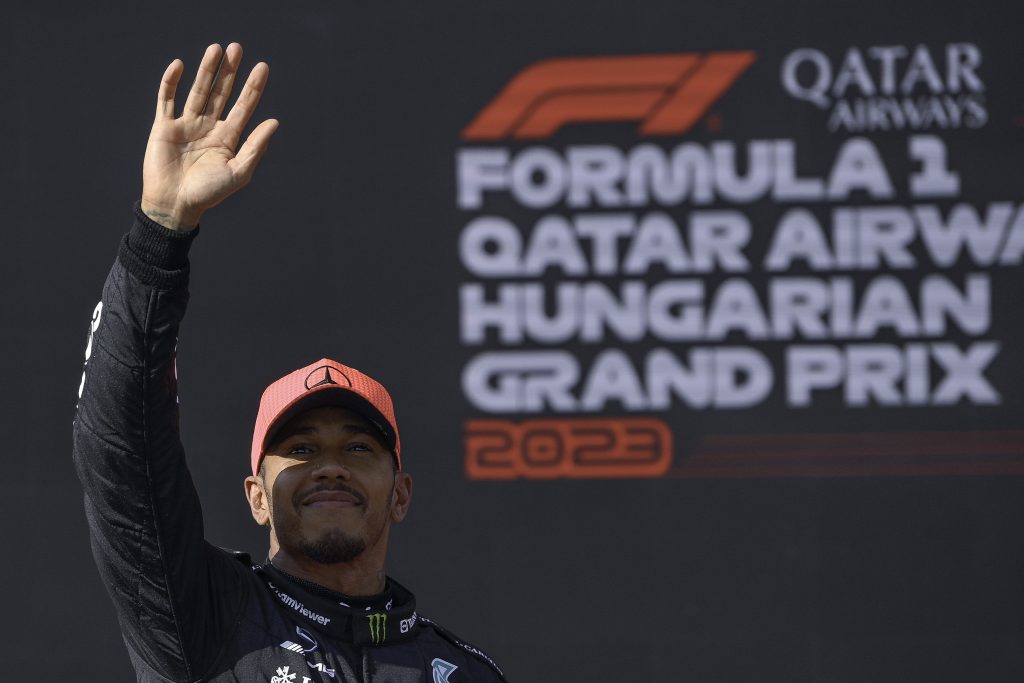 El piloto británico, Lewis Hamilton, celebra su triunfo. EFE
