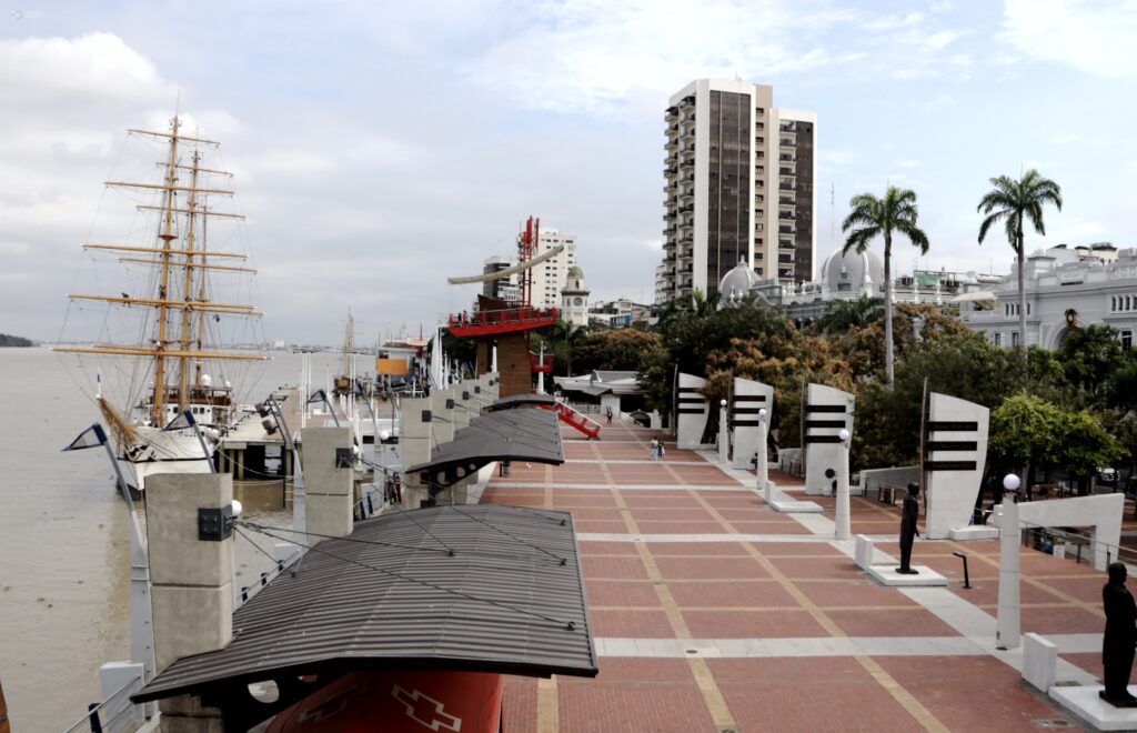 Malecón 2000, en Guayaquil, donde se dieron incidentes la noche del domingo. API