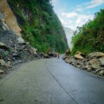 Las tareas de limpieza comenzaron la mañana de este lunes 24 de julio en la vía Cuenca - Molleturo - El Empalme. /Municipio de Cuenca