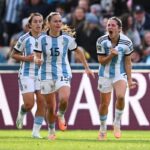Argentina logra empate 2 a 2 ante Sudáfrica