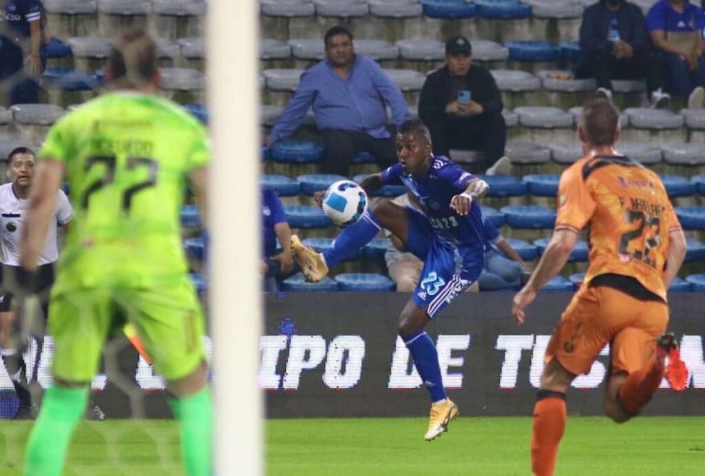 Libertad vs Emelec abren la fecha 1 de la fase 2