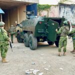Militares ingresan con tanques a la Penitenciaría del Litoral.