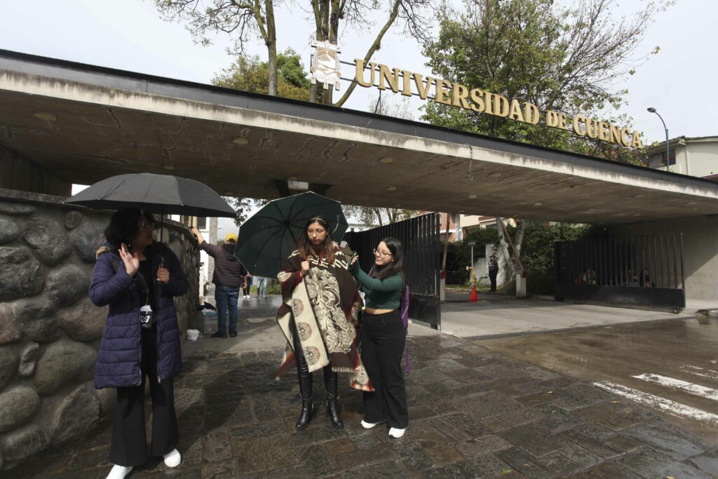 admisión universidad de cuenca
