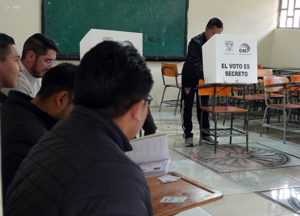 Más de 13,4 millones de ecuatorianos están convocados este domingo para elegir a quien gobernará hasta mayo de 2025.