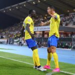 Cristiano Ronaldo celebra gol con Sadio Mane.