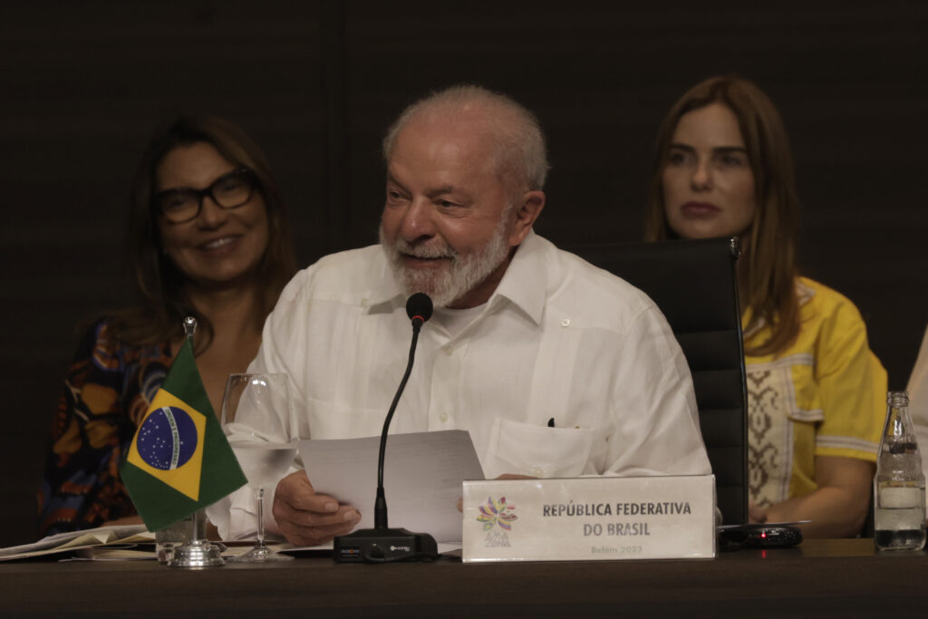 El presidente de Brasil, Luiz Inácio Lula da Silva, participa en la sesión de apertura de la Cumbre Amazónica, en Belém. EFE