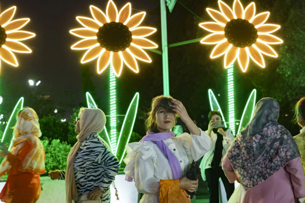 El alto comisionado de la ONU para los derechos humanos, Volker Türk, expresó su preocupación ante la aprobación por parte del Parlamento iraní de una nueva ley que endurece las penas de cárcel para las mujeres y niñas que no cumplan el uso obligatorio del velo islámico. Foto: EFE