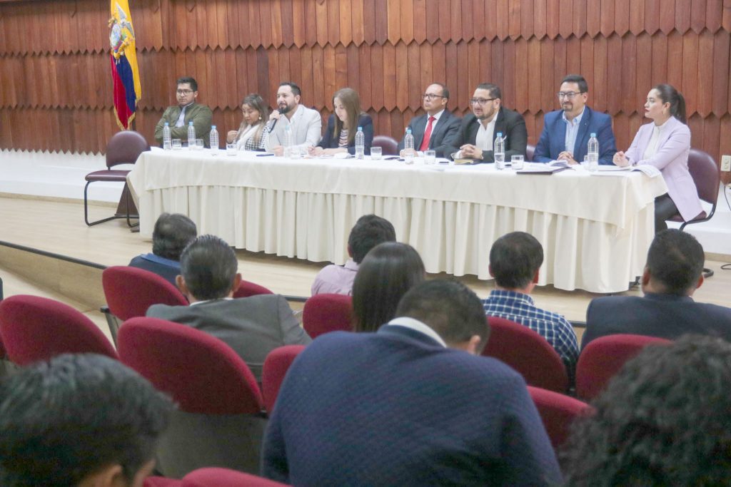 Asambleístas de Azuay se reunieron con gobiernos seccionales