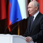 El presidente ruso, Vladímir Putin, extendió hasta finales de 2024 la vigencia del embargo contra los alimentos perecederos occidentales. Foto: EFE