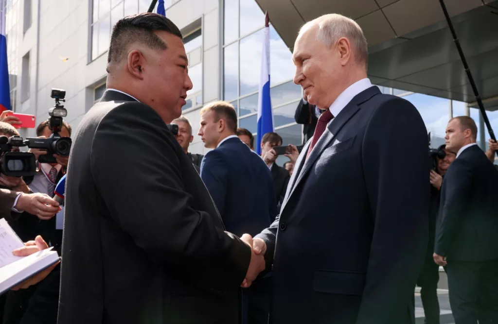 Los presidentes de Rusia, Vladímir Putin, y de Corea del Norte, Kim Jong-un, mantuvieron una reunión este miércoles, 13 de septiembre de 2023. Foto: EFE