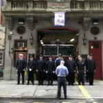 Bomberos de Nueva York realizan minuto de silencio por sus compañeros caídos el 11S. EFE