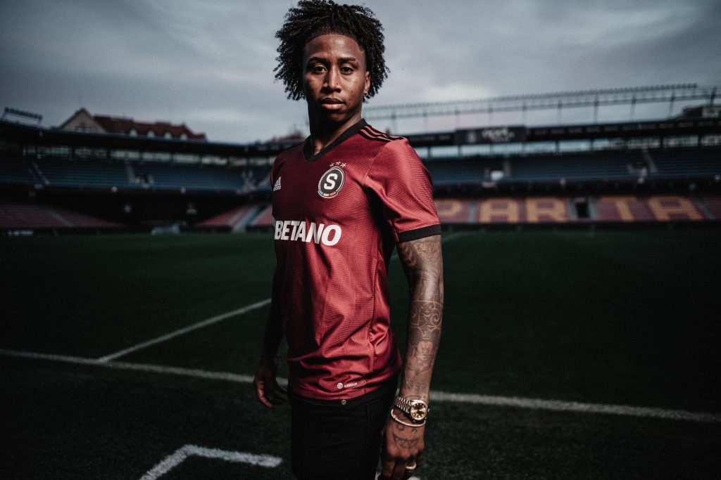 Ángelo Preciado es nuevo jugador del Sparta Praga.