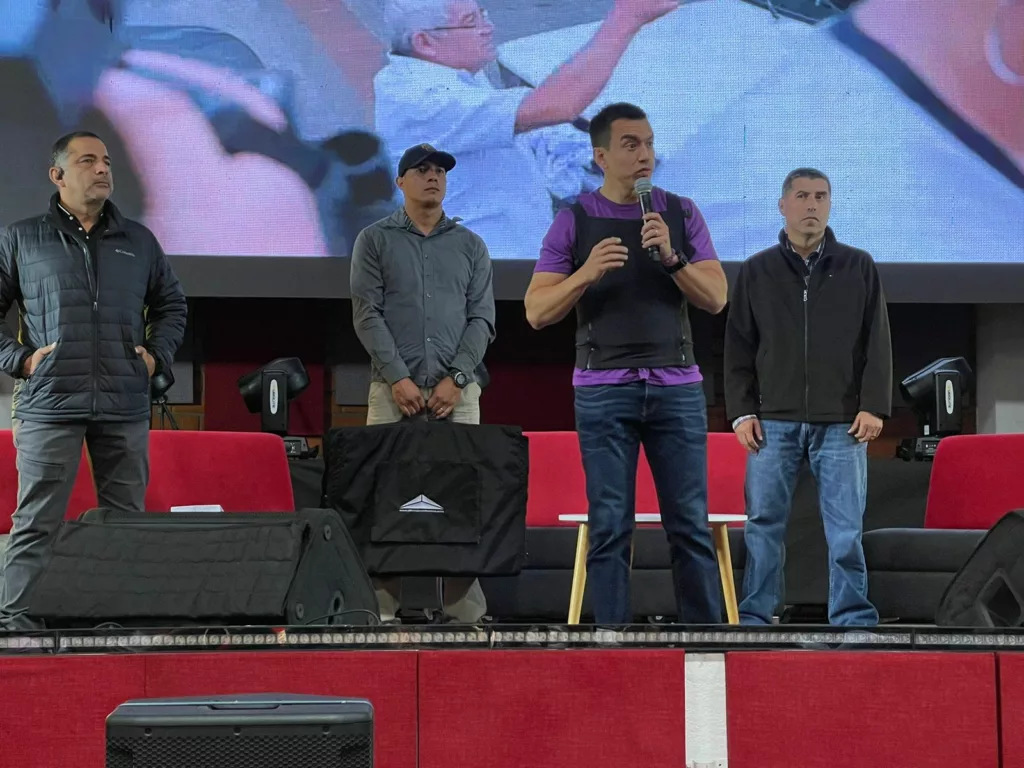 Daniel Noboa ofrece un bono y guarderías