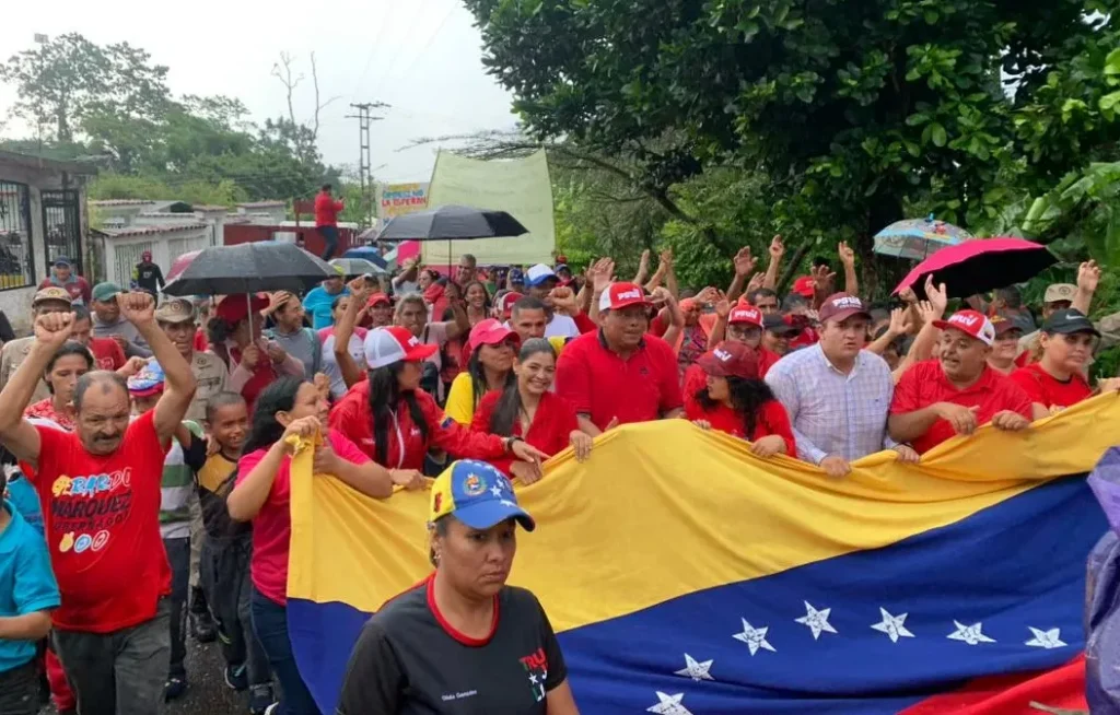 Una familia de cinco personas en Venezuela necesita 126 salarios mínimos mensuales para costear la cesta alimentaria, cuyo costo fue de 491 dólares en agosto. Foto: X (Twitter)